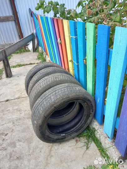 Michelin SM 100 215/70 R16