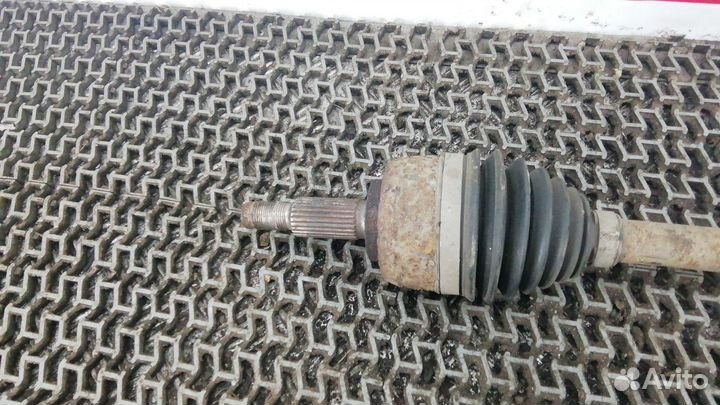 Полуось передняя правая (приводной вал, шрус)