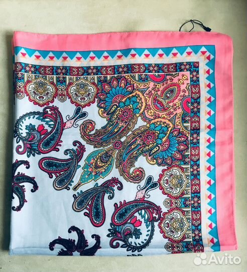 Платок с орнаментом / Павловопосадский стиль