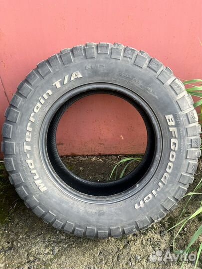 Bfgoodrich Mud-Terrain T/A KM2 265/70 R17 121Q