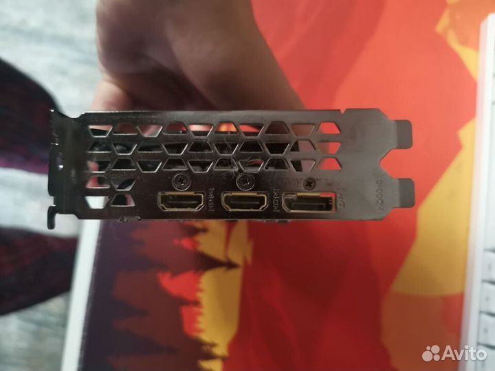 Видеокарта GTX 1650 4GB