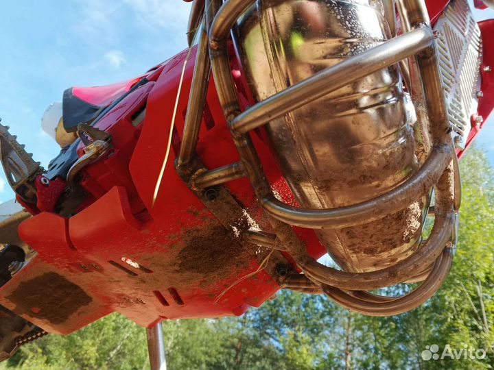 Защита резонатора KTM EXC300 2020-2023.клетка