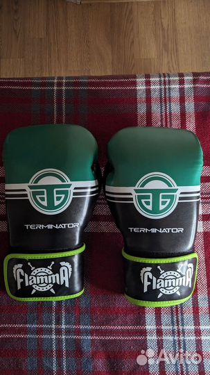 Боксерские перчатки 12 oz