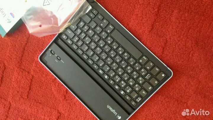 Клавиатура Logitech для iPad