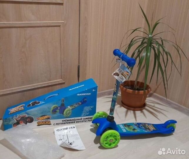 Новый самокат Hot wheels от 2-3х лет