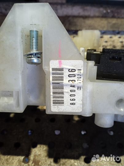 Переключатель подрулевой Mitsubishi Pajero 4