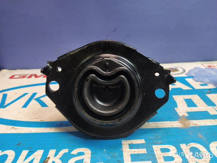 Подушка двигателя Jeep Grand Cherokee 3.6/5.7 WK2