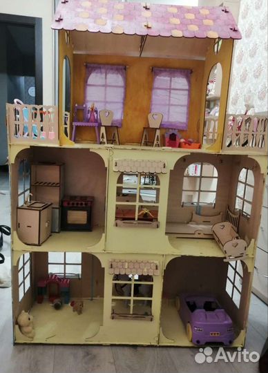 Домик кукольный с мебелью