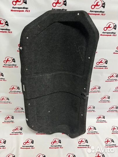 Обшивка крышки багажника на Nissan teana J31