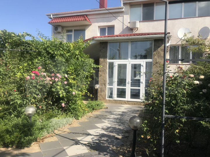 Дом 280 м² на участке 9 сот.