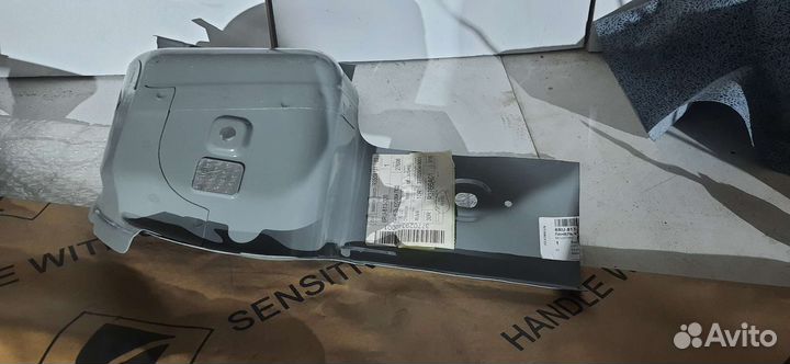 Панель правого фонаря polo седан