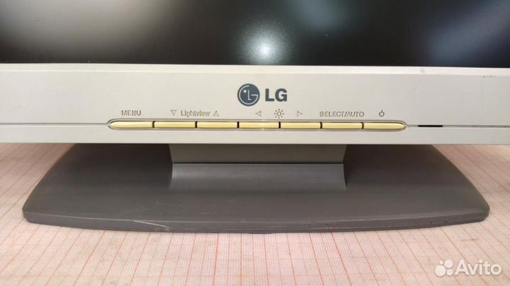 Монитор ЖК LG Flatron L1515S б/у, битые пиксели