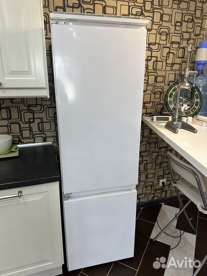 Встраиваемый Холодильник whirlpool IKEA