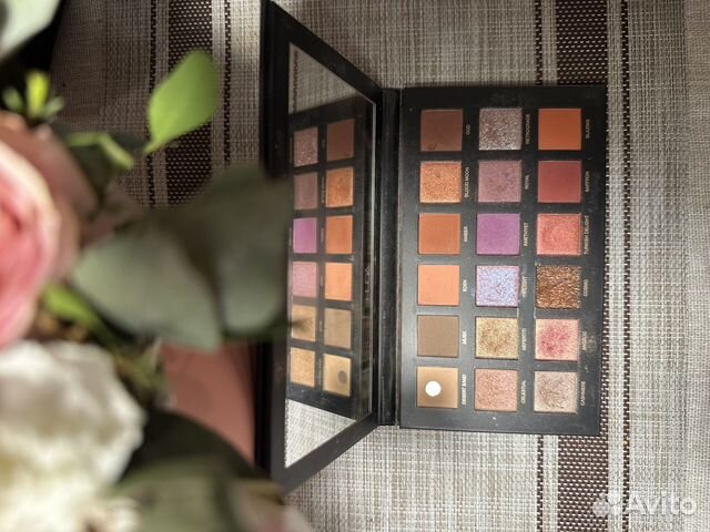 Палетка теней Huda beauty Desert dusk купить в Москве | Хобби и отдых ...