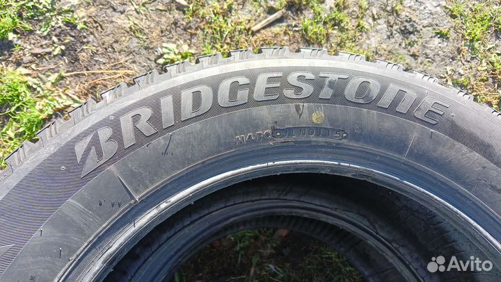 Bridgestone Blizzak Spike-01 225/60 R17