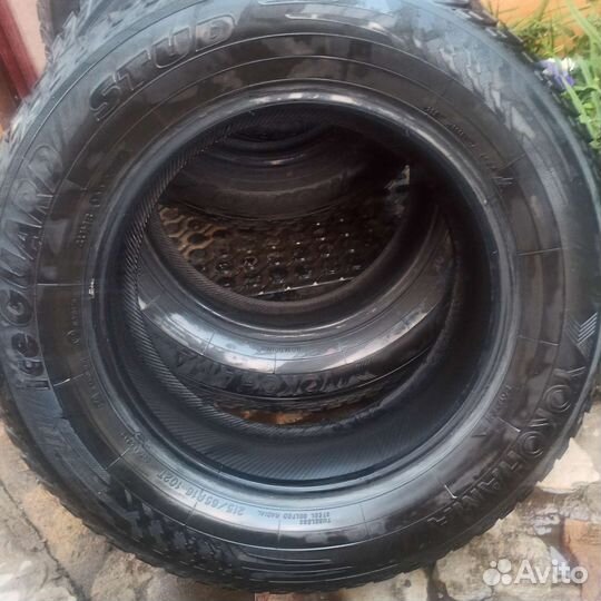 Yokohama IceGuard Stud IG65 215/65 R16 102