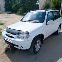 Chevrolet Niva 1.7 MT, 2011, 100 000 км, с пробегом, цена 590 000 руб.