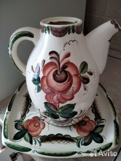 Кувшин и поднос