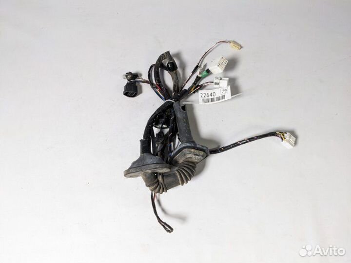 Проводка двери передняя правая Mitsubishi L200 4