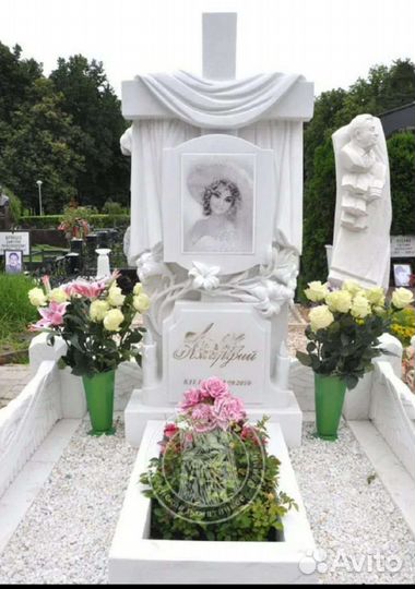 Памятники из мрамора