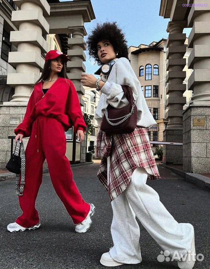 Будь в тренде: стильный спортивный костюм