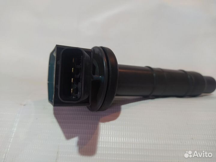 Катушка зажигания Тойота рав 4 2003 год, объем 2 л