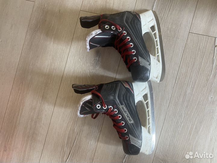 Хоккейные коньки бауэр x200