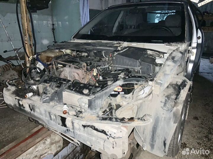 Кузов седан с документами Ford Focus 98-04