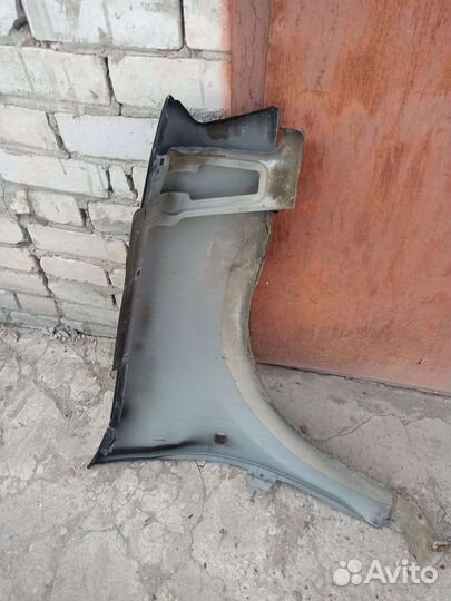 Крыло renault logan 1