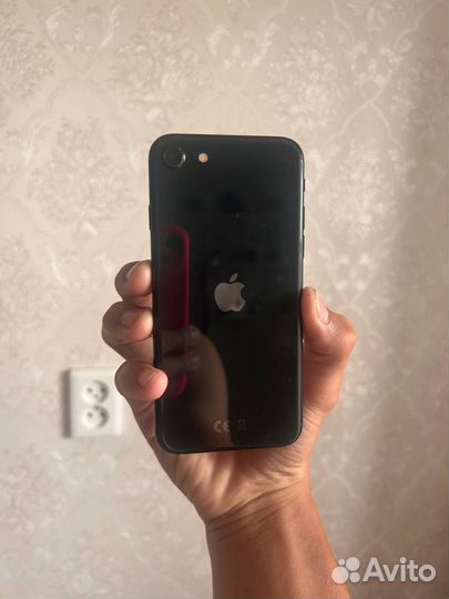 iPhone SE (2020), 64 ГБ