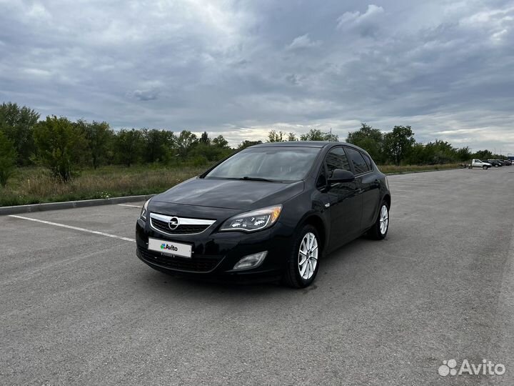 Opel Astra 1.6 МТ, 2011, 145 000 км