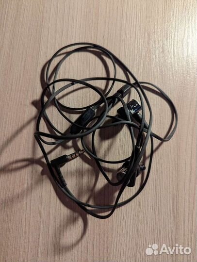 Проводные наушники Sony