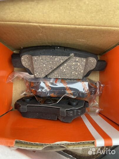 Тормозные колодки на Mitsubishi Lancer, Outlander