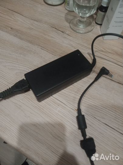 Зарядка для ноутбука