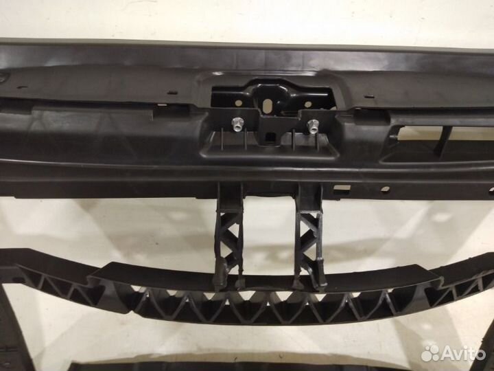 Панель передняя (телевизор) Volkswagen Polo 5