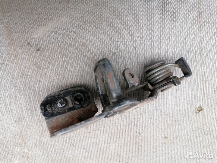 Ответная часть замка багажника для Hyundai Sonata