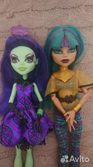 Нефера де Нил и Аманита Найтшейд Монстер Хай