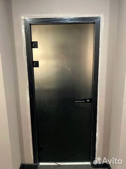 Стеклянные двери на заказ