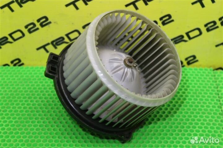 Мотор печки Toyota Noah AZR60 1AZ-FSE