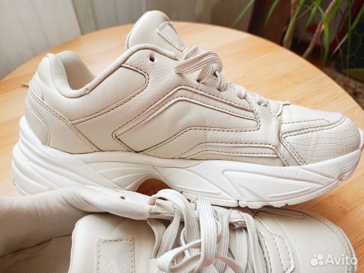 Кроссовки женские 39 размер