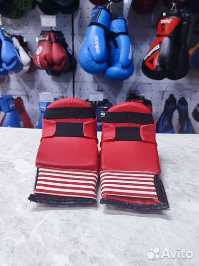 Перчатки для каратэ (XS/S/M/L)