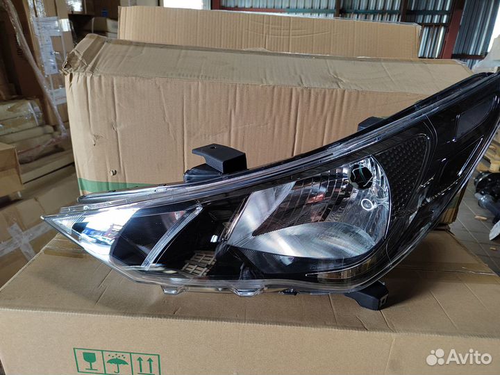 Блок-фара Хендай Solaris 20-н.в. лев/пр