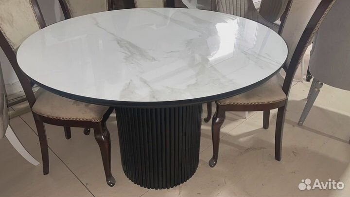 Стол обеденный из массива дерева