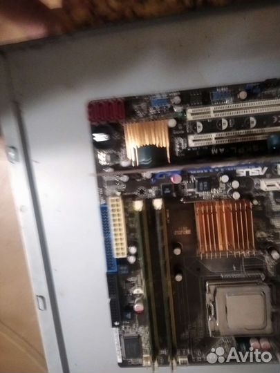 Материнская плата с процессором и памятью