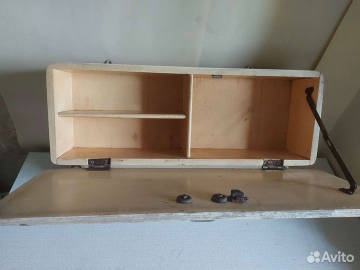 Навесной шкафчик, полки СССР