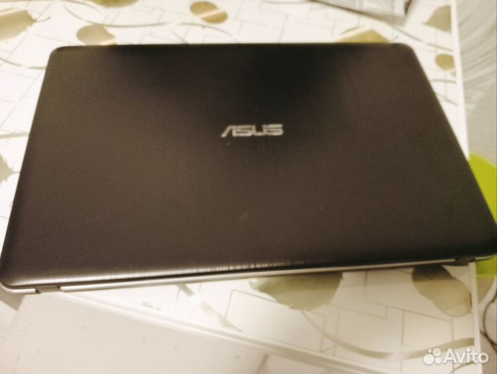 Ноутбук asus
