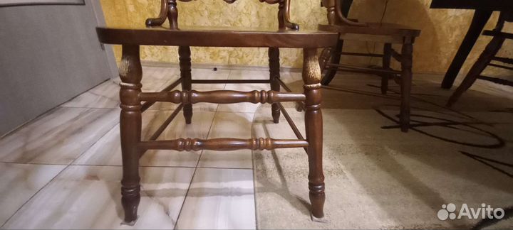 Стол и 4 стула