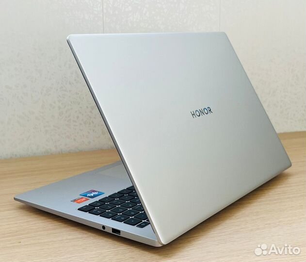 Новый Honor X16 Pro, Ryzen 7-7840HS, 16Gb DDR5, 51