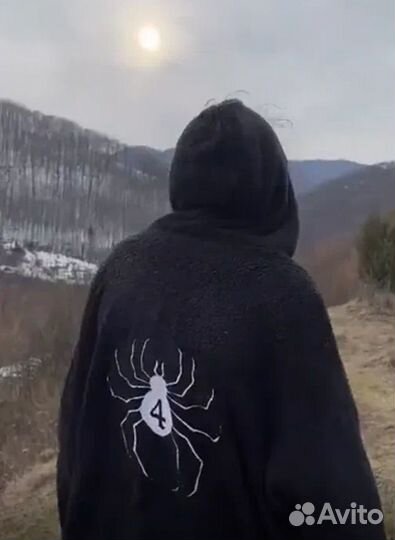 Толстовка с пауком