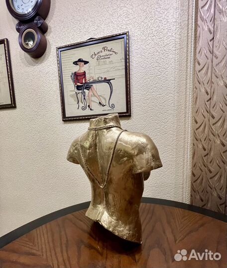 Статуя Кашпо ваза